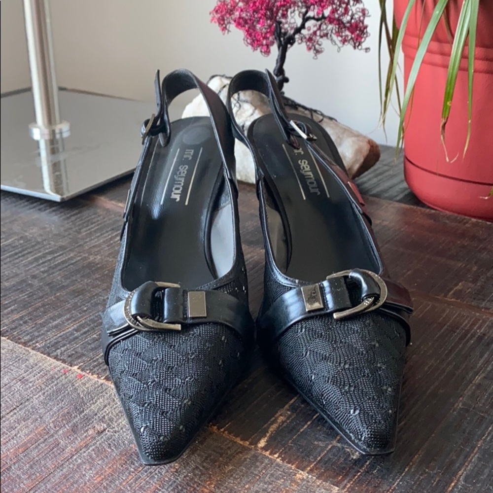 Like new Stuart Weitzman sling back